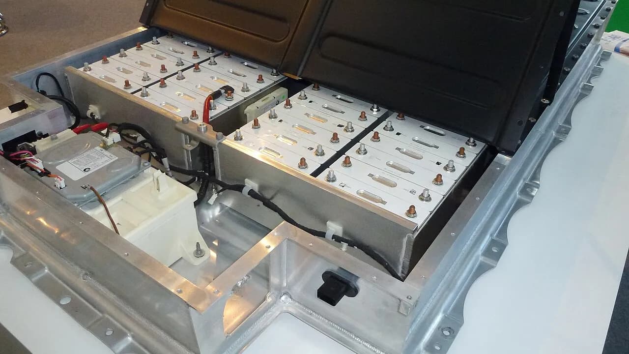 Elektrikli Araç Bataryası Kaç Yıl Gider? Ömrü Uzatmanın Mühendislik Rehberi