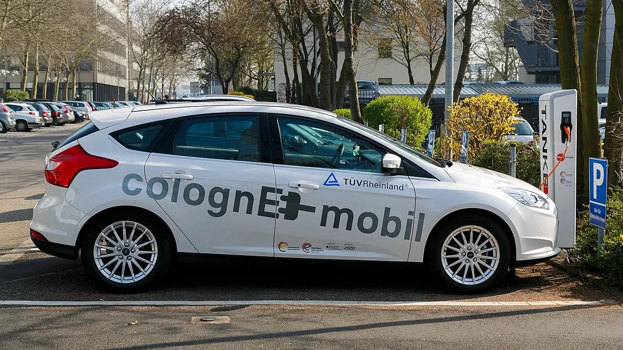 Elektrikli Araç Şarj Rehberi (2026): AC, DC, Ev Şarjı ve Maliyet Hesabı